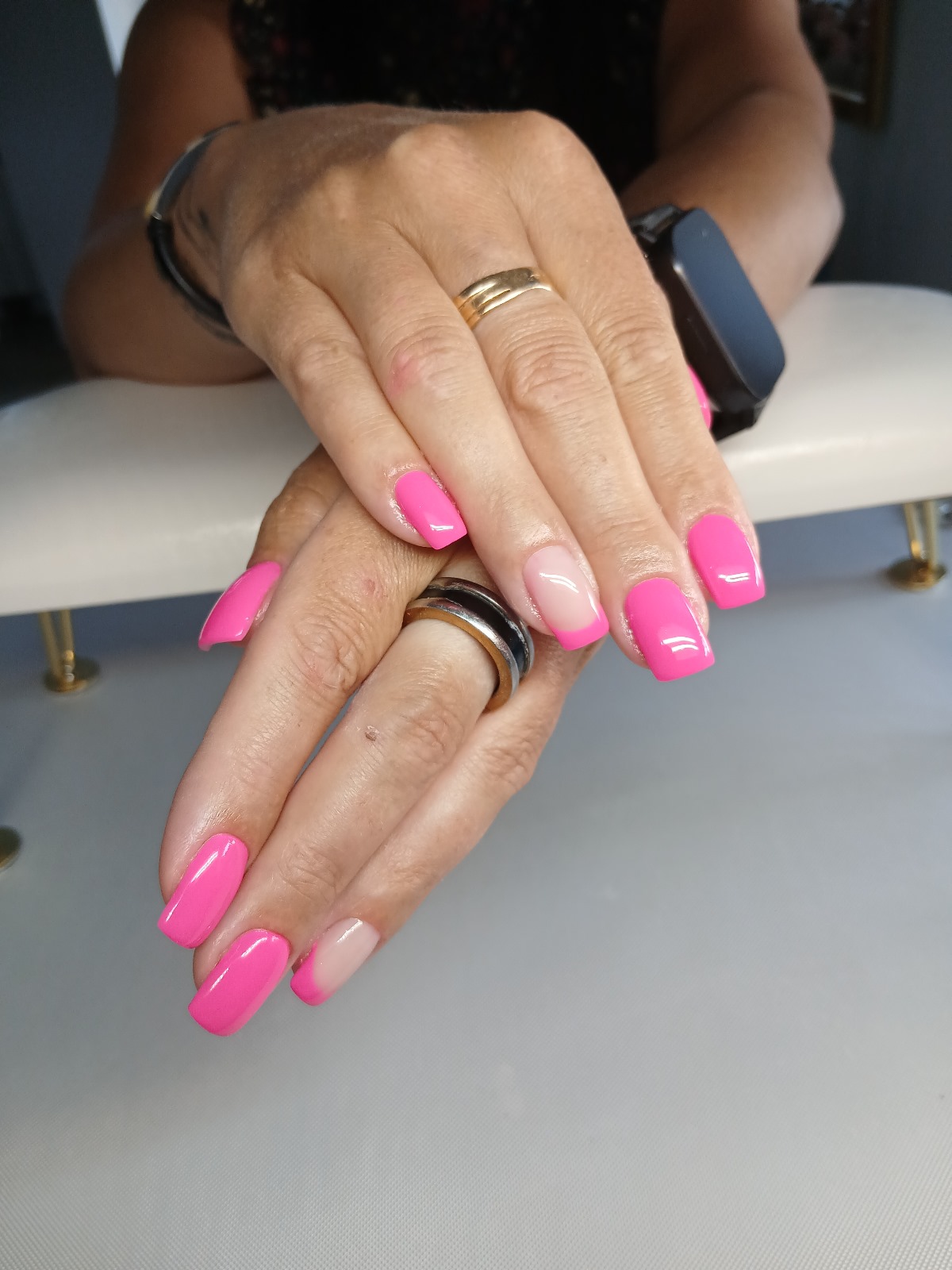 Manicure tradycyjny i hybrydowy